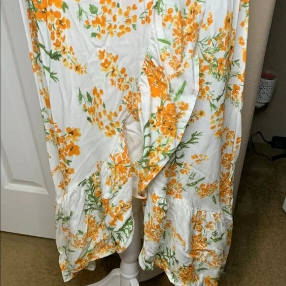 Floral Maxi Dress in White and Orange EUC - Picture 8 of 9